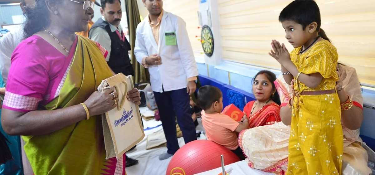 समाज की प्रगति दिव्यांगजनों के प्रति दिखाई गई संवेदनशीलता से मापी जा सकती है : राष्ट्रपति